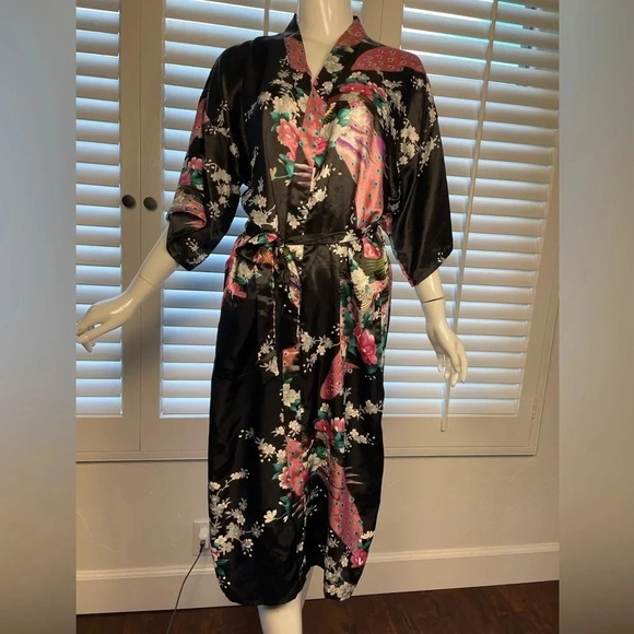 Vintage Satin Robe Black With Peacock One Size Pink Light Blue Green - Picture 2 of 9